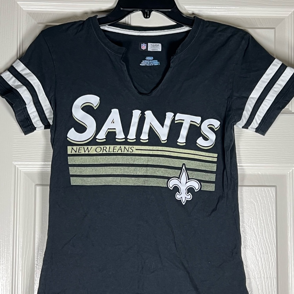 NFL Black Short Sleeve Saints Tee